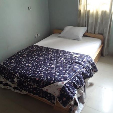 Bizay Hotel Sunyani Экстерьер фото